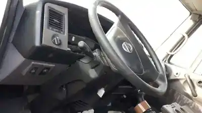 Véhicule à la ferraille nissan atleon 210 150 de l'année 2007 alimenté zd30