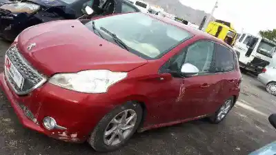 Veicolo di demolizione peugeot 208 access dell'anno 2015 alimentato 8h01