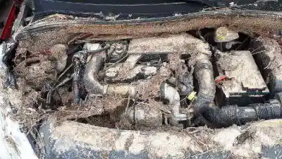 Veicolo di demolizione peugeot 208 access dell'anno 2015 alimentato 8h01