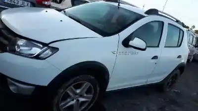 Sloopvoertuig dacia sandero 1.0 12v van het jaar 2015 aangedreven b4d b4