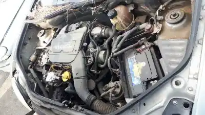 Veículo de Sucata otras marcas kangoo 1.9 dci d do ano 2001 alimentado f9q r7