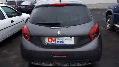 Veicolo di demolizione peugeot 208 access dell'anno 2017 alimentato hm05