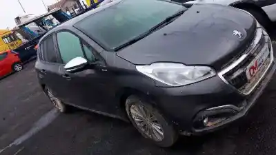 Veicolo di demolizione PEUGEOT 208 Access dell'anno 2017 alimentato HM05