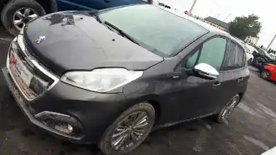 Veicolo di demolizione peugeot 208 access dell'anno 2017 alimentato hm05