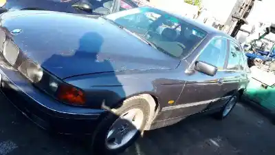 Veículo de Sucata bmw serie 5 berlina (e39) 523i do ano 1996 alimentado 25 6s 3
