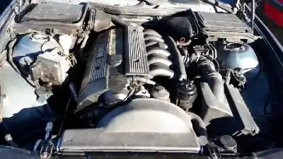 Veículo de Sucata bmw serie 5 berlina (e39) 523i do ano 1996 alimentado 25 6s 3
