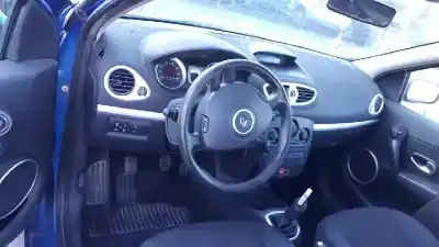 Sloopvoertuig renault clio iii exception van het jaar 2006 aangedreven d4f b7