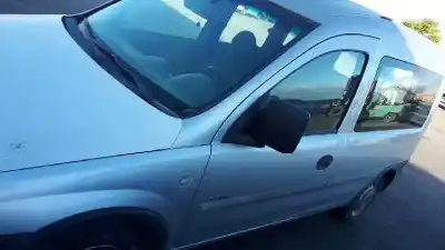 Veículo de Sucata opel combo familiar do ano 2003 alimentado y17dtl