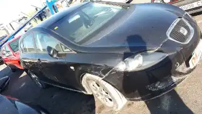 Veicolo di demolizione SEAT LEON (1P1) 2.0 TDI dell'anno 2006 alimentato BKD