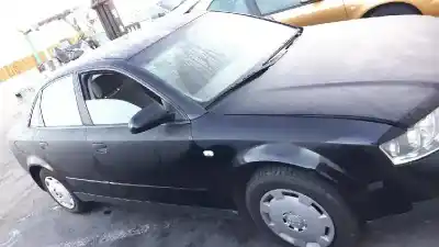 Veicolo di demolizione AUDI A4 BERLINA (8E) BERLINA 8E dell'anno 2004 alimentato AVB