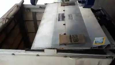 Veículo de Sucata nissan cabstar cerrado 2.5 d do ano 2006 alimentado 