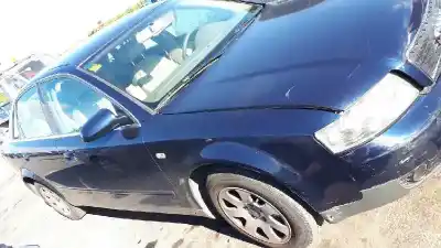 Veicolo di demolizione AUDI A4 BERLINA (8E) 1.9 TDI dell'anno 2003 alimentato AWX