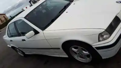 Veicolo di demolizione BMW SERIE 3 BERLINA (E36) 325tds dell'anno 1998 alimentato 256T1