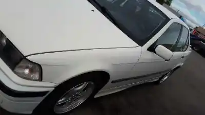 Veicolo di demolizione bmw serie 3 berlina (e36) 325tds dell'anno 1998 alimentato 256t1
