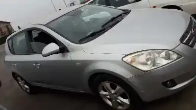 Veicolo di demolizione KIA CEE´D SPORTY WAGON Active dell'anno 2008 alimentato D4FB