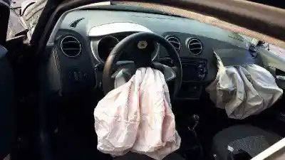 Veículo de Sucata seat ibiza (6j5) reference do ano 2008 alimentado bls