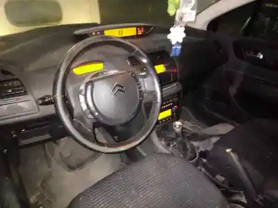 Veículo de Sucata citroen c4 berlina collection do ano 2005 alimentado 9hy