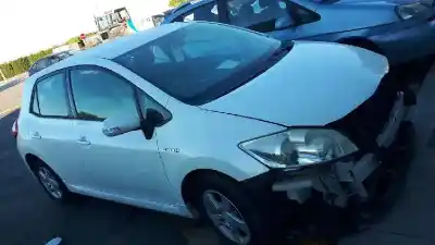 Veículo de Sucata TOYOTA AURIS Hybrid Active do ano 2011 alimentado G-2ZR