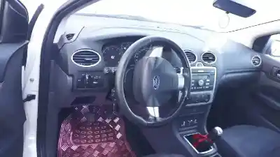 Veículo de Sucata ford focus berlina (cap) 1.6 cat do ano 2005 alimentado hxda