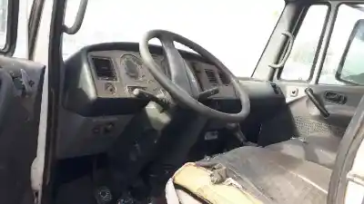 Veicolo di demolizione nissan atleon 130 dell'anno 2004 alimentato d/bd30