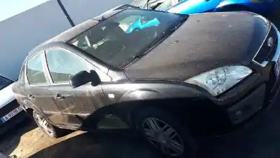 Veículo de Sucata FORD FOCUS BERLINA (CAP) Ghia do ano 2006 alimentado KKDA