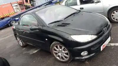 Sloopvoertuig PEUGEOT 206 CC CC van het jaar 2001 aangedreven RFN