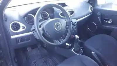 Veículo de Sucata renault clio iii confort expression do ano 2007 alimentado k4j g7