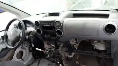 Veículo de Sucata peugeot partner monospace (5_, g_) 1.6 hdi 75 do ano 2016 alimentado 9h06