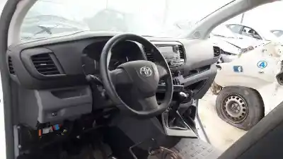 Vehicul casat toyota proace city 1.2 12v al anului 2018 alimentat 
