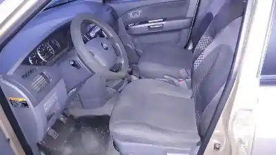 Veículo de Sucata kia carens 2.0 crdi ex monovolumen do ano 2005 alimentado d4ea