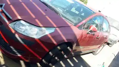 Veículo de Sucata citroen c4 berlina lx do ano 2006 alimentado 9hx