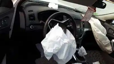 Veículo de Sucata opel insignia grand sport business do ano 2017 alimentado b16dth