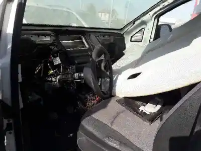 Vehicul casat mercedes-benz vito mixto 06.2003 -> 2.1 cdi al anului 2010 alimentat 