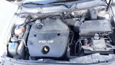 Veículo de Sucata seat leon (1m1) signo do ano 2001 alimentado asv