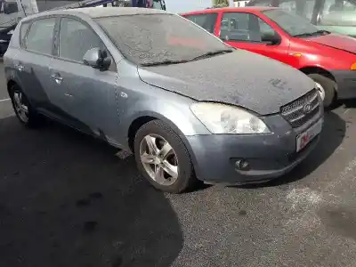 Veicolo di demolizione KIA CEE´D SPORTY WAGON Active dell'anno 2007 alimentato D4FB