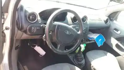 Sloopvoertuig ford fiesta (cbk) ambiente van het jaar 2003 aangedreven fxjb