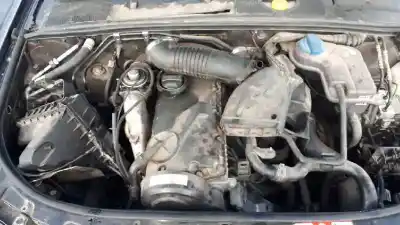 Veículo de Sucata audi a4 berlina (8e) 1.9 tdi do ano 2004 alimentado awx