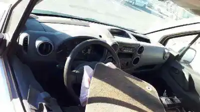 Veículo de Sucata citroen berlingo 1.6 hdi 75 sx familiar do ano 2015 alimentado 9h06