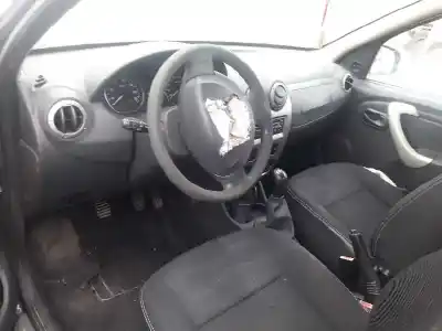 Veículo de Sucata dacia sandero ambiance do ano 2010 alimentado k9k k7