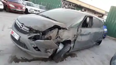 Veículo de Sucata opel zafira tourer expression do ano 2015 alimentado a20dt