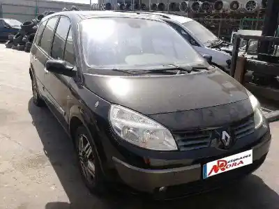 Sloopvoertuig RENAULT SCENIC II 1.9 dCi Diesel 120 CV / 88 KW van het jaar 2005 aangedreven F9Q D8