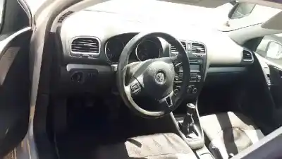 Veículo de Sucata volkswagen golf vi (5k1) 1.6 tdi dpf do ano 2009 alimentado cay