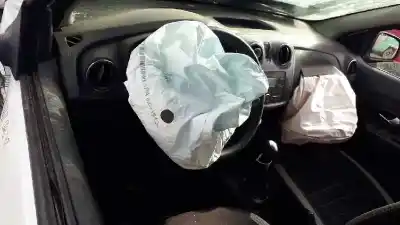 Veículo de Sucata dacia sandero laureate do ano 2019 alimentado h4b b4