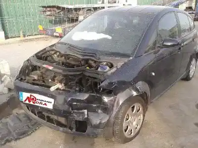 Véhicule à la ferraille audi a2 (8z) 1.4 16v de l'année 2003 alimenté aua