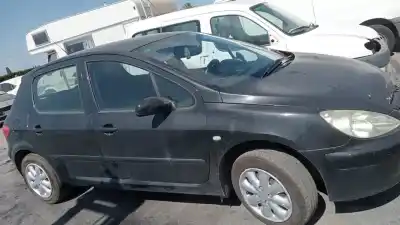 Verschrottungsfahrzeug PEUGEOT 307 (S1) XR des Jahres 2003 angetrieben RHY