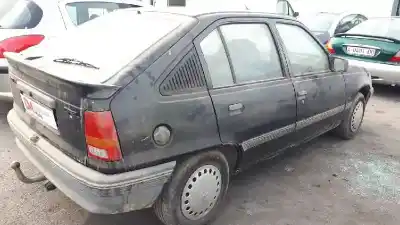 Veículo de Sucata OPEL KADETT E GL Berlina do ano 1989 alimentado 