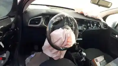 Veículo de Sucata citroen c3 aircross feel do ano 2017 alimentado hm01