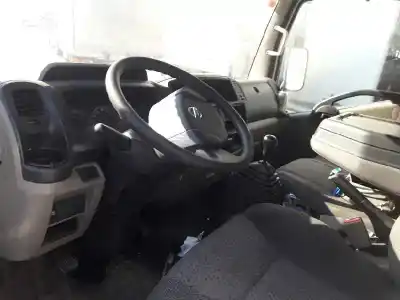 Veículo de Sucata nissan cabstar cerrado 2.5 d do ano 2011 alimentado yd25