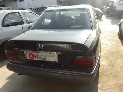 Veículo de Sucata mercedes                                           clase e (bm 124) berlina                                                                                                                                                                                                                                   d-606                                                                                                                                                                                                                                                      do ano 1997 alimentado d-606