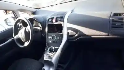 Sloopvoertuig toyota auris hybrid active van het jaar 2010 aangedreven g-2zr